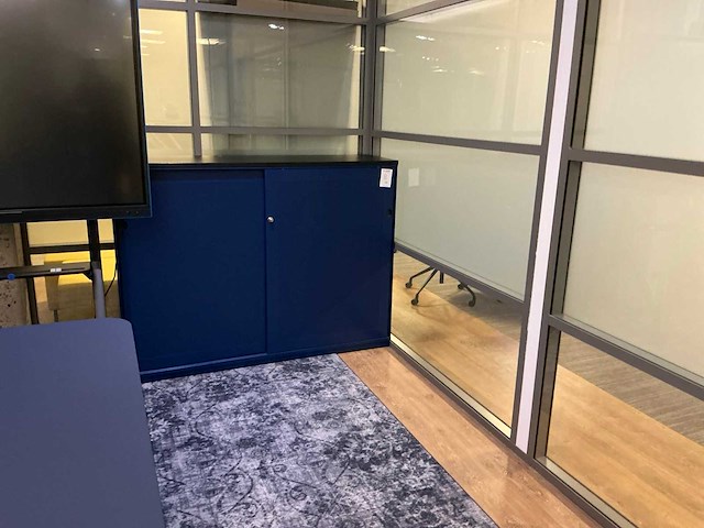 Markant halfhoge schuifdeurkast (2x) - afbeelding 1 van  4