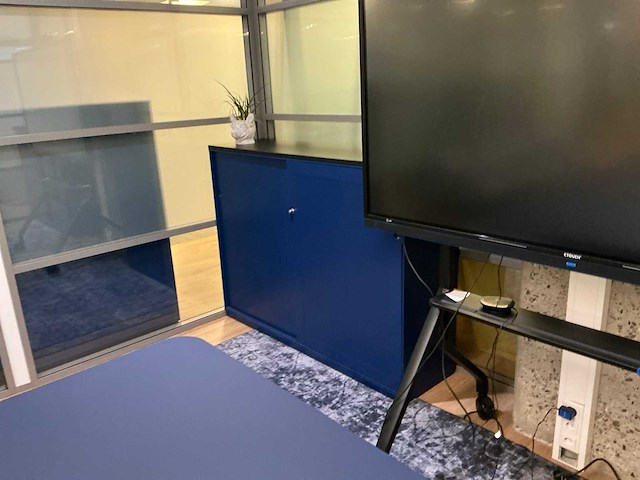 Markant halfhoge schuifdeurkast (2x) - afbeelding 2 van  4