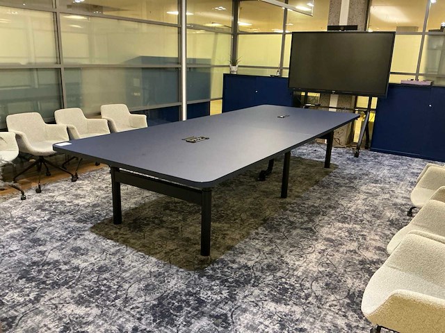 Markant stand-up electrisch verstelbare vergadertafel - afbeelding 1 van  5