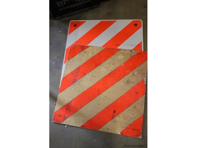 Markeringsbord voor uitstekende lading - 4 stuks - afbeelding 2 van  3
