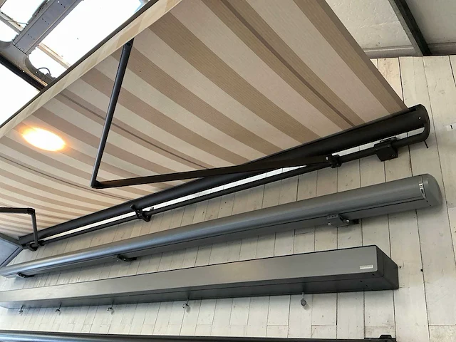 Markilux mx 1710 knikarm zonnescherm - afbeelding 4 van  6