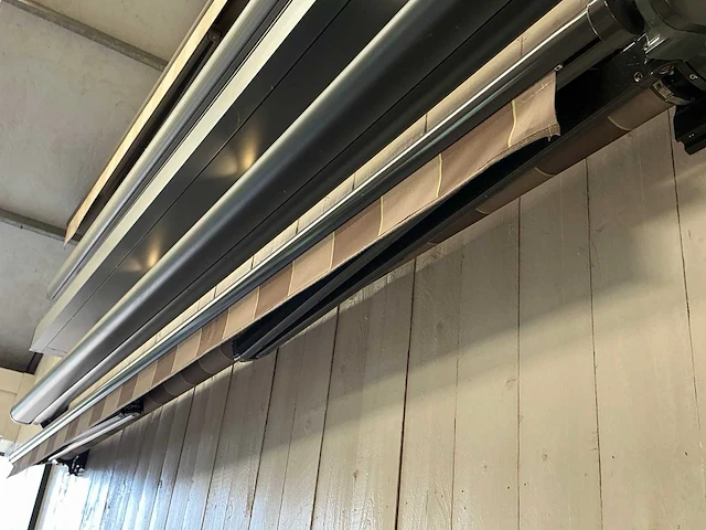Markilux mx 930 knikarm zonnescherm - afbeelding 4 van  4