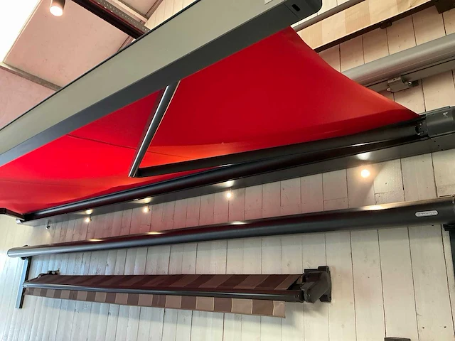 Markilux mx 970 knikarm zonnescherm - afbeelding 4 van  7