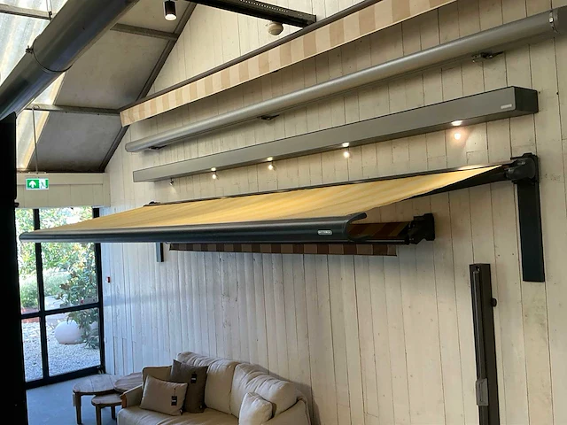 Markilux mx 990 knikarm zonnescherm - afbeelding 1 van  7