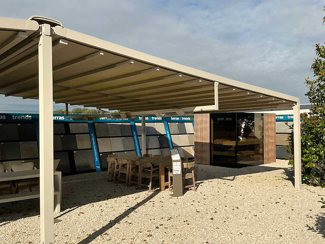 Markilux pergola stretch horeca terrasoverkapping - afbeelding 6 van  12