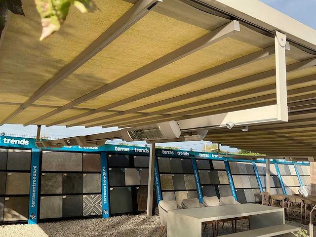 Markilux pergola stretch horeca terrasoverkapping - afbeelding 10 van  12