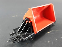 Märklin 4413 h0-kiepwagen (ook bekend onder verwante nummers zoals 4513) uit het tijdperk van de deutsche bundesbahn - afbeelding 3 van  5