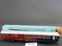 Märklin d-treinrijtuig (1e klasse met restaurantruimte, ook wel bekend als de "kakadu") van de duitse spoorwegen (db) - afbeelding 2 van  3