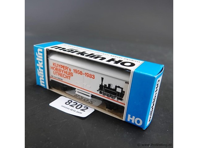 Märklin gesloten goederenwagen / koelwagen (type ichqrs 377) met de opdruk "kuyper's hobbyhuis utrecht 1958-1983", uitgebracht als jubileum- of reclamemodel. [1, 2] - afbeelding 1 van  3