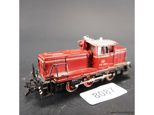 Märklin h0 (schaal 1:87) analoge wisselstroom diesellocomotief van de duitse spoorwegen (db), type v60 / baureihe 260 (artikelnummer 3065) - afbeelding 1 van  5