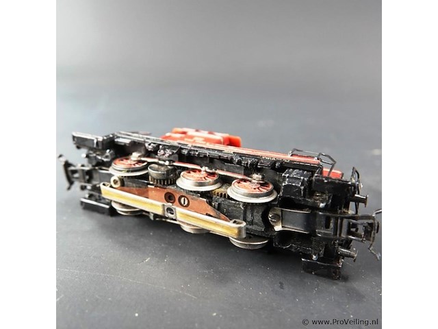 Märklin h0 (schaal 1:87) analoge wisselstroom diesellocomotief van de duitse spoorwegen (db), type v60 / baureihe 260 (artikelnummer 3065) - afbeelding 5 van  5