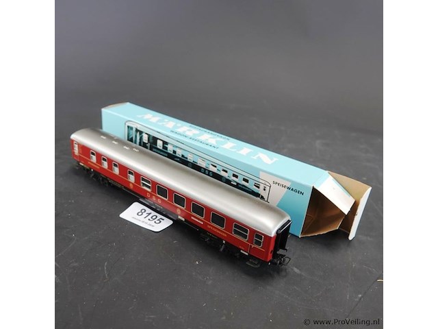 Märklin restauratierijtuig (speisewagen) van de deutsche schlafwagen- und speisewagengesellschaft (dsg) - afbeelding 1 van  3