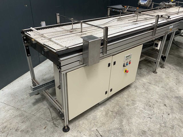 Marko systems rollenbaan met checkweighers - afbeelding 3 van  9