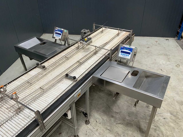 Marko systems rollenbaan met checkweighers - afbeelding 4 van  9