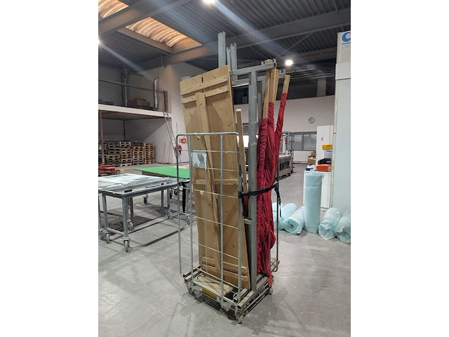 Marktkraam in rolcontainer - afbeelding 3 van  5