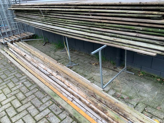 Marktkraam met toebehoren - afbeelding 2 van  2