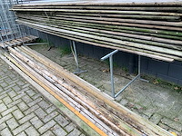 Marktkraam met toebehoren - afbeelding 2 van  2