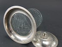 Marmeladepot gemaakt van geslepen glas. met tinnen voet en deksel - afbeelding 5 van  5