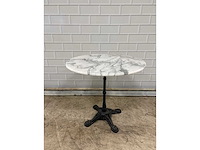 Marmeren restauranttafel met ijzer onderstel - afbeelding 3 van  4