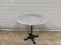 Marmeren restauranttafel met ijzer onderstel - afbeelding 1 van  6