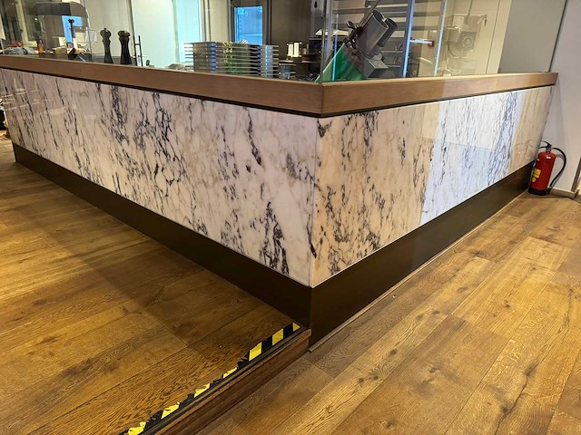 Marmeren tegel - afbeelding 1 van  6