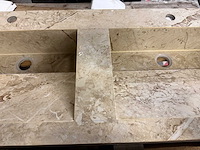 Marmerlook dubbele wastafel beige - afbeelding 5 van  7