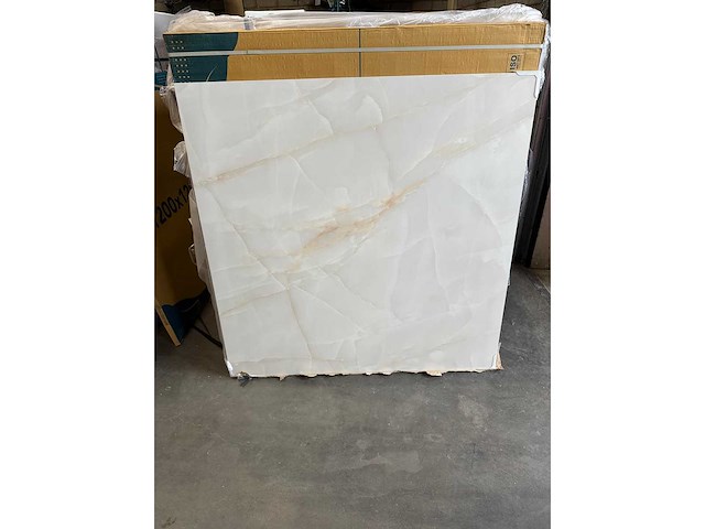 Marmerlooktegels onxy beige120x120 28,8 m2 - afbeelding 1 van  5