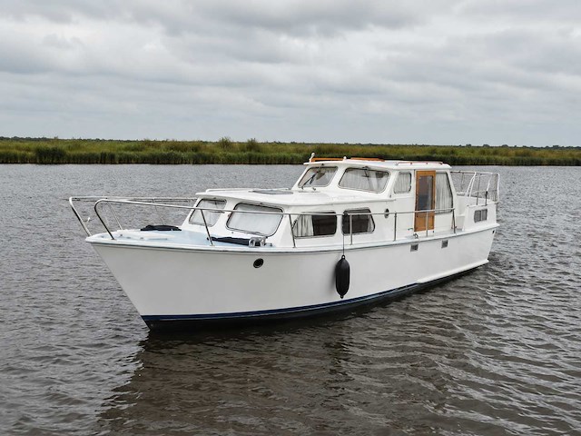 Marne kruiser - 900 ak - motorjacht - afbeelding 1 van  31