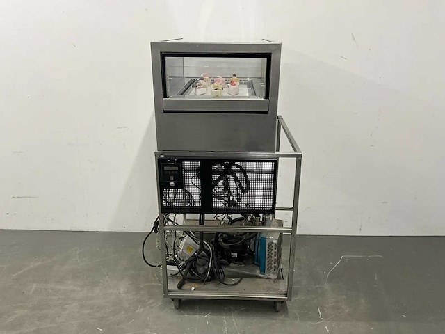 Marrone - gebaksvitrine - afbeelding 10 van  14