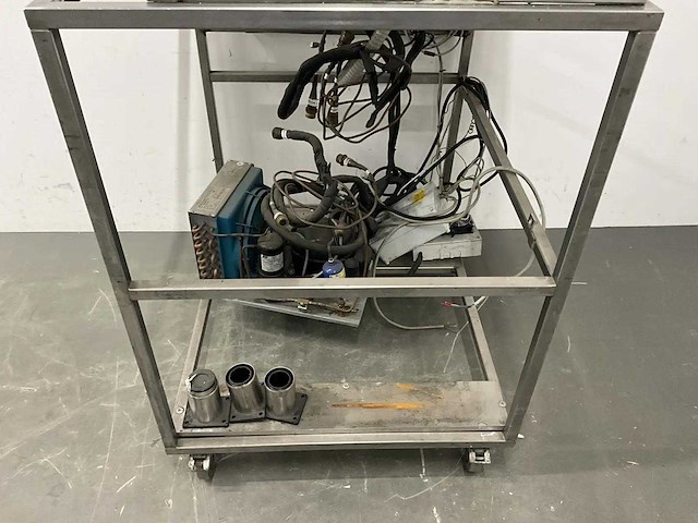 Marrone - gebaksvitrine - afbeelding 6 van  14