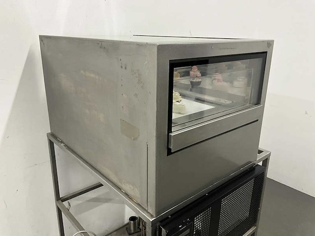 Marrone - gebaksvitrine - afbeelding 7 van  14