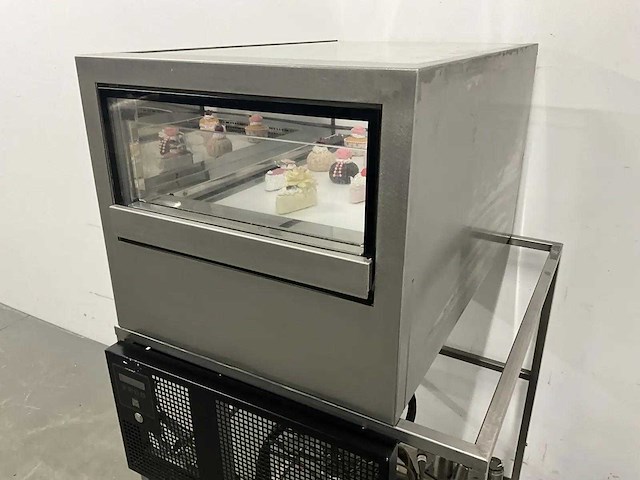 Marrone - gebaksvitrine - afbeelding 8 van  14