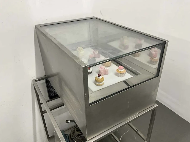 Marrone - gebaksvitrine - afbeelding 3 van  14