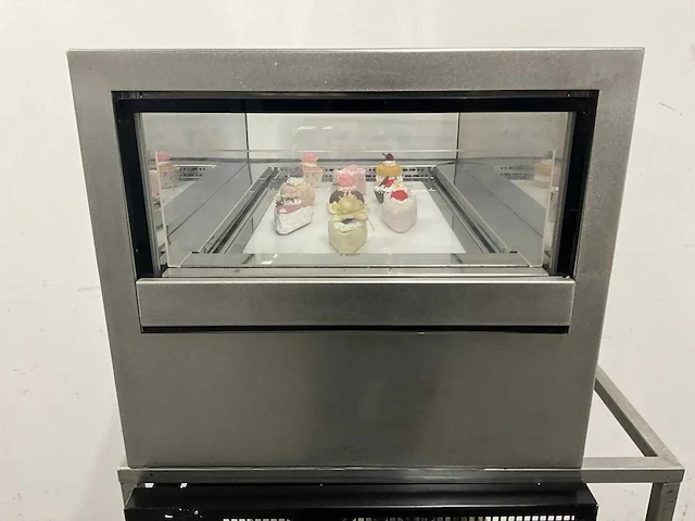 Marrone - gebaksvitrine - afbeelding 1 van  14