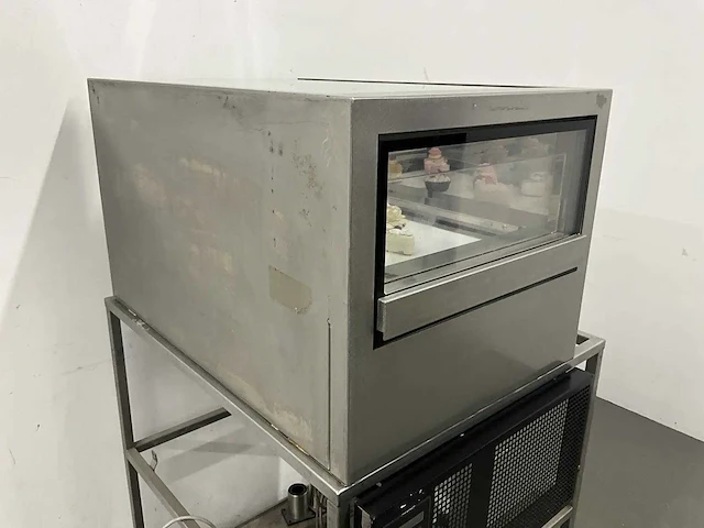 Marrone - gebaksvitrine - afbeelding 7 van  14
