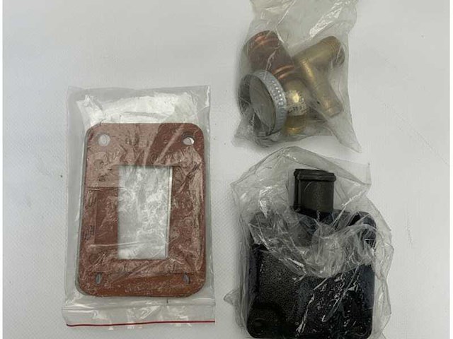 Martec sea water heat exchanger mounting set for mercruisser engines - 901-1501 - afbeelding 7 van  7