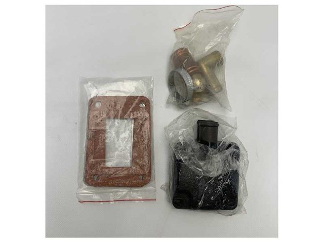 Martec sea water heat exchanger mounting set for mercruisser engines - 901-1501 - afbeelding 8 van  8