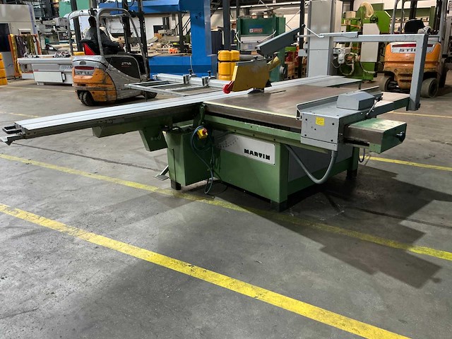 Martin - 1996 - t 72 - 3,3 - formaatcirkelzaagmachine - afbeelding 10 van  15