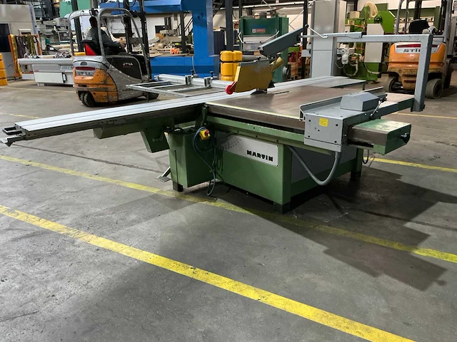Martin - 1996 - t 72 - 3,3 - formaatcirkelzaagmachine - afbeelding 10 van  15