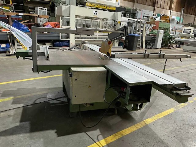 Martin - 1996 - t 72 - 3,3 - formaatcirkelzaagmachine - afbeelding 11 van  15