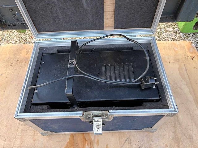 Martin - rainbow 2 - with flight case various light equipment - afbeelding 3 van  4