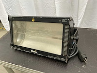 Martin atomic 3000 dmx stroboscoop (4x) - afbeelding 1 van  6