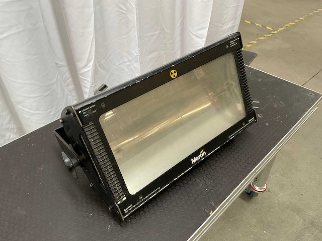 Martin atomic 3000 dmx stroboscoop (4x) - afbeelding 2 van  6