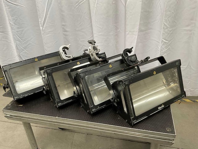 Martin atomic 3000 dmx stroboscoop (4x) - afbeelding 6 van  6