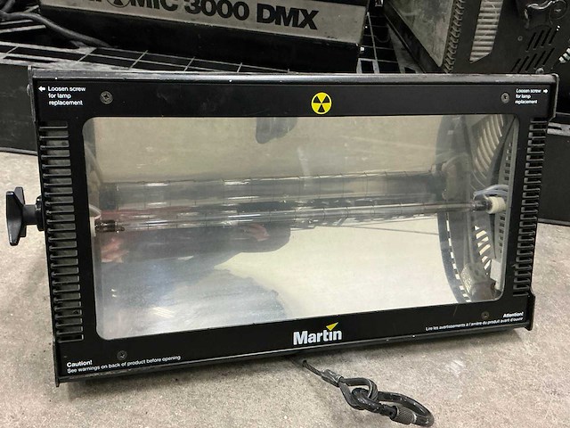 Martin atomic 3000 dmx stroboscoop (8x) - afbeelding 2 van  5