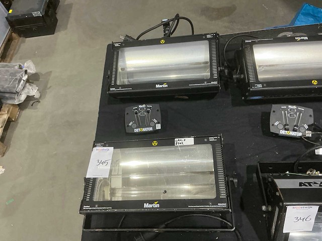 Martin atomic 3000dmx stroboscoop (2x) - afbeelding 1 van  7