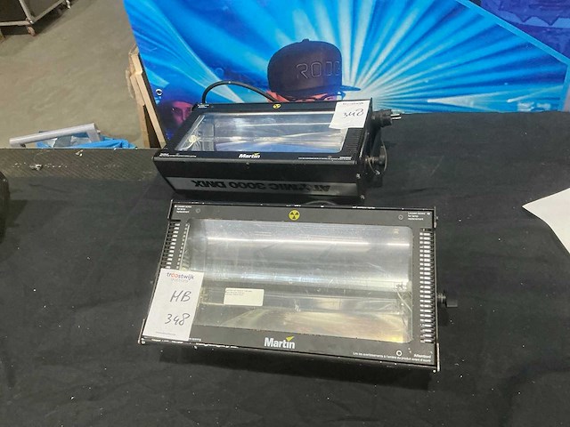 Martin atomic 3000dmx stroboscoop (2x) - afbeelding 1 van  3
