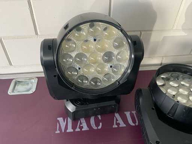 Martin aura xb led wash light in flightcase (4x) - afbeelding 3 van  8