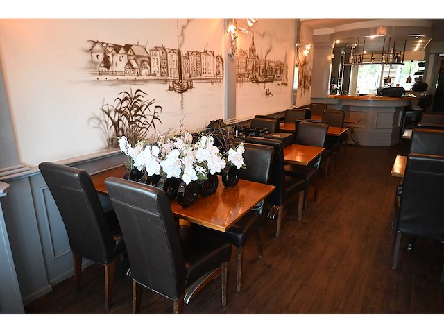 Martin meallet o.a. complete set restaurantmeubilair - 4 treinzitbanken - 24 restaurantstoelen en 14 restauranttafels - afbeelding 10 van  13