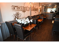 Martin meallet o.a. complete set restaurantmeubilair - 4 treinzitbanken - 24 restaurantstoelen en 14 restauranttafels